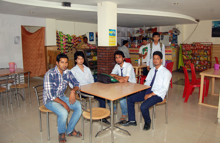 Cafeteria 24